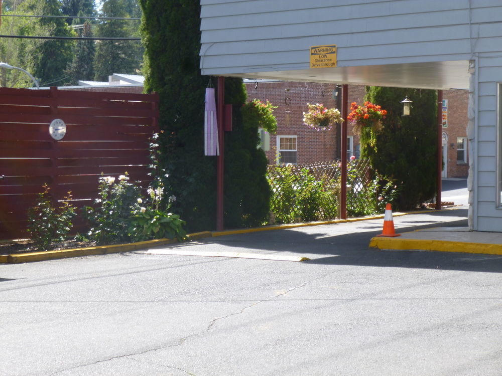 Cougar Land Motel Pullman Eksteriør bilde