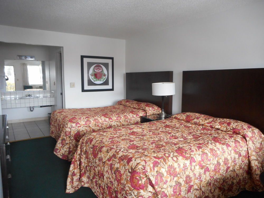 Cougar Land Motel Pullman Eksteriør bilde