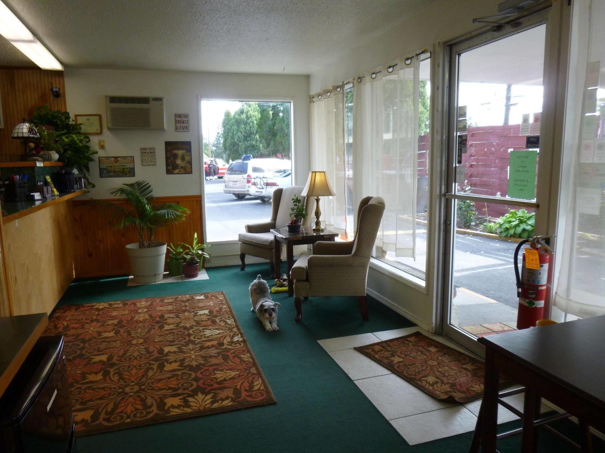 Cougar Land Motel Pullman Eksteriør bilde