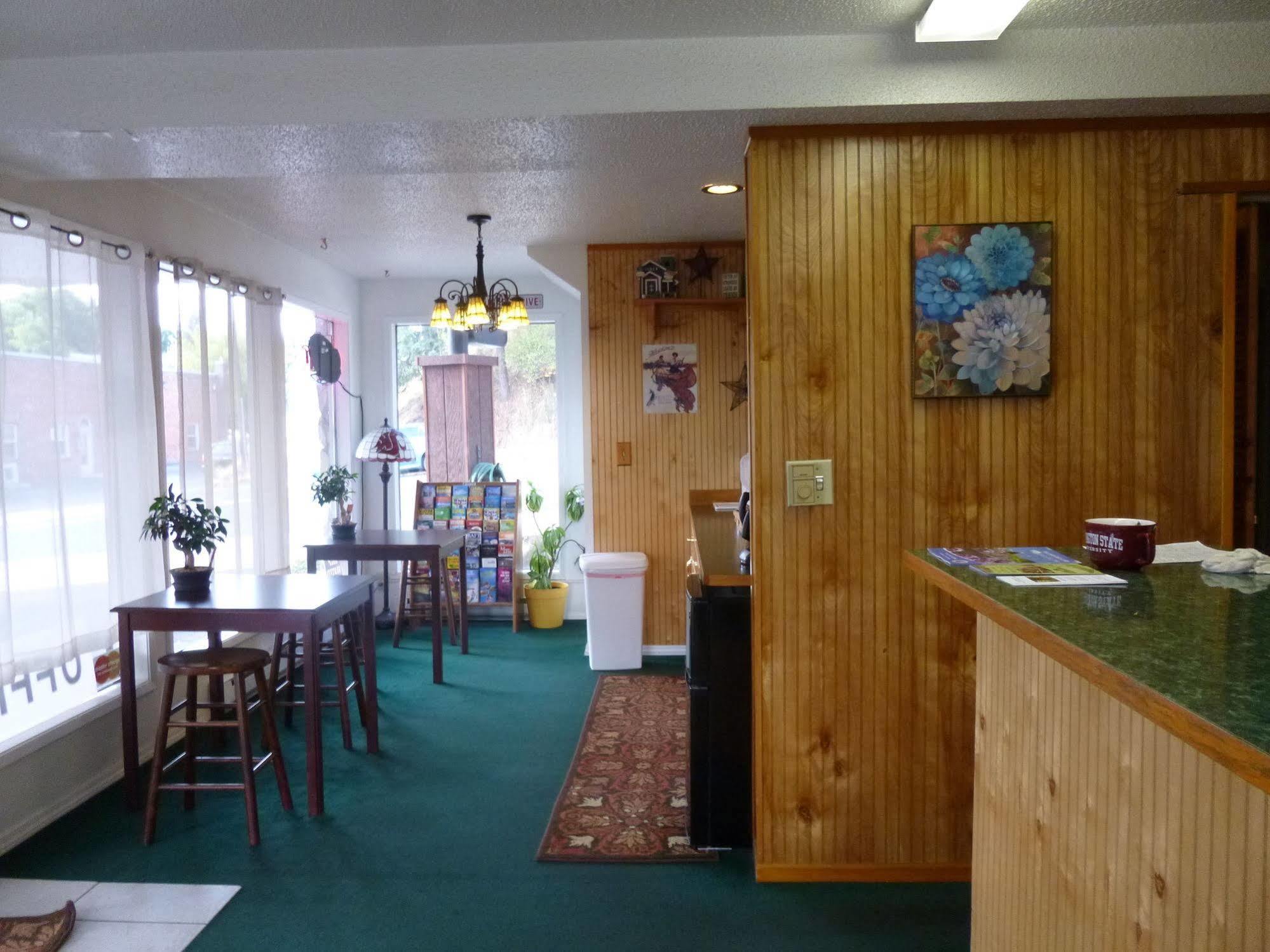 Cougar Land Motel Pullman Eksteriør bilde