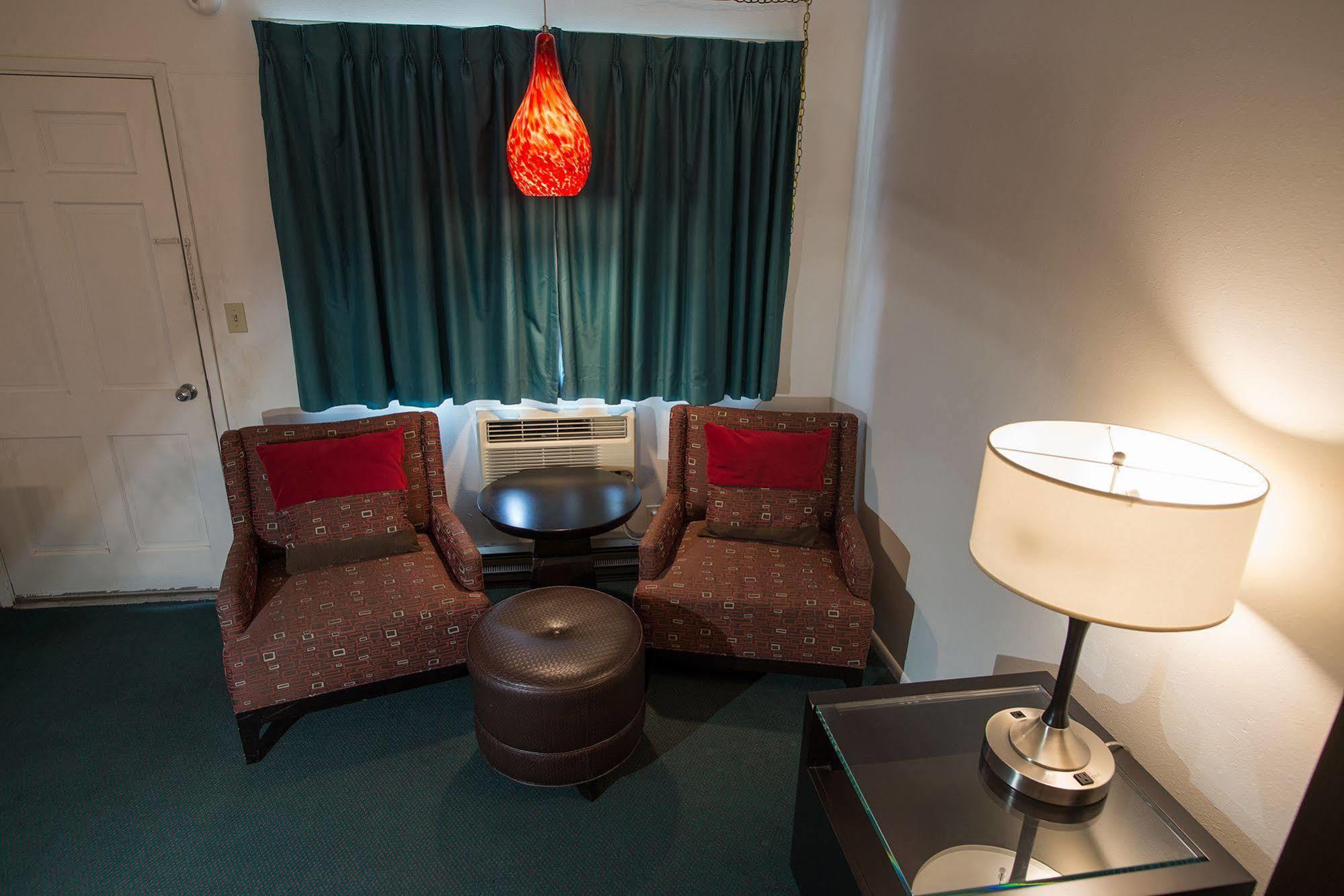 Cougar Land Motel Pullman Eksteriør bilde